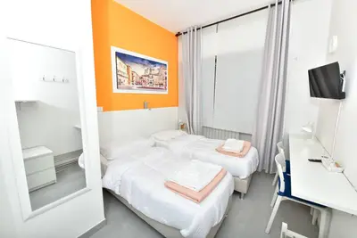 Image de Twin-d'exception-Douche-Vue sur la cour-Camera doppia/matrimonial