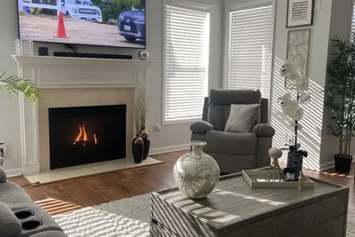 Image de Cozy and Exquisite Retreat in Serene Neighborhood Near Atlanta Airport