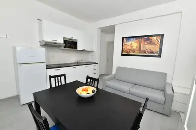 Image de Studio-d'exception-Douche-Vue sur la cour-Monolocale
