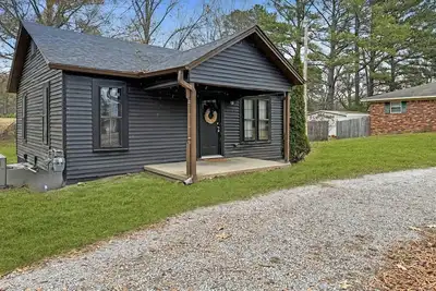 Image de 2 minutes from Elvis's Birthplace 5 miles from downtown Tupelo Ms.