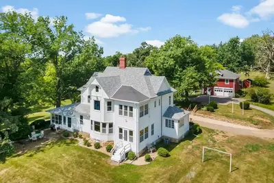 Image de Historic Charm at Richmond Hill\n\n