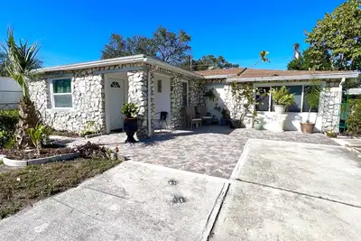 Image de Cozy 3 bedroom family friendly home close to clearwater beach and downtown