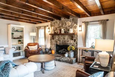 Image de Farmhouse on 5-Acres w/ Fantastic Outdoor Spaces