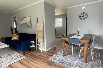 Image de Centrally located-Expo Center/Pearl District/Downtown Bungalow-Chic & Cozy