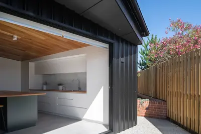 Image de ''Little Gem\", stylish architectural designed home.