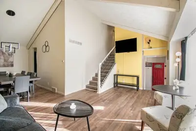 Image de 4 Bed; 2. 5 Bath ; 940 Mbps ; Fenced Yard ; Grill