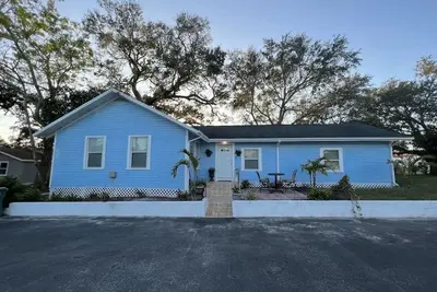Image de Cozy 3 bedroom home close to the beaches, Pinellas trial & downtown