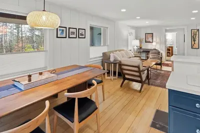 Image de Stylish four bedroom close to Main street Stowe