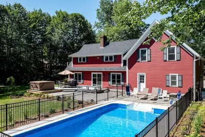 Image de Expansive Stowe home, amazing location and hot tub