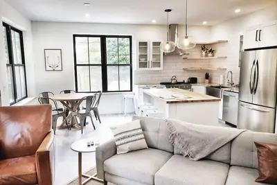 Image de Stunning new build walkable to Main street Stowe