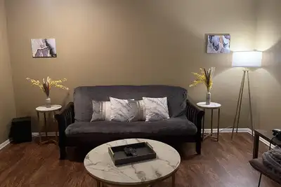 Image de Cozy/peaceful condo that’s centrally-located & only minutes to many attractions.