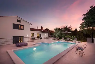 Image de Villa del Sol is luxury villa with pool in greenery