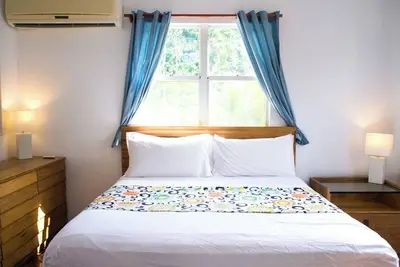Image de Cozy Cane Garden Bay Beach front Suite