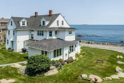 Image de Gorgeous Oceanfront 2-Bdrm Apartment w/ Fireplace