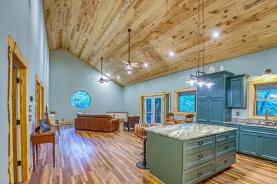 Image de Secluded Cabin Getaway in the Woods!
