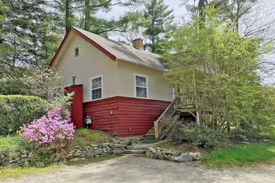 Image de The Waterlily Cottage-2 Bedrooms /2 bathroom cottage -located in Flat Rock, Nc-