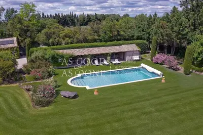 Image de Mas familial 5 chbres 3 salles de bains piscine 13, 5x5, 5 sur 1 hectare
