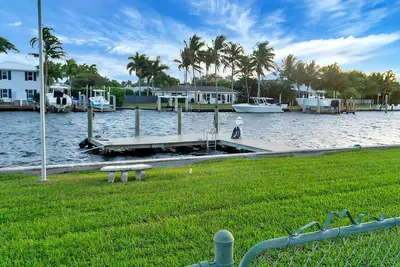 Image de Tropical Oasis\nWaterfront House just steps to intracoastal