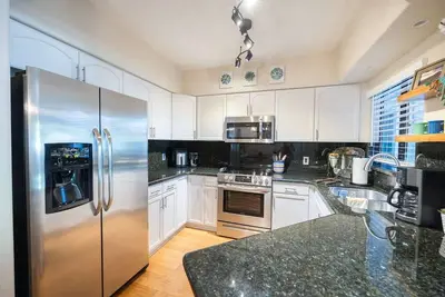 Image de Condo w/pool, spa, sauna and nearby hiking!