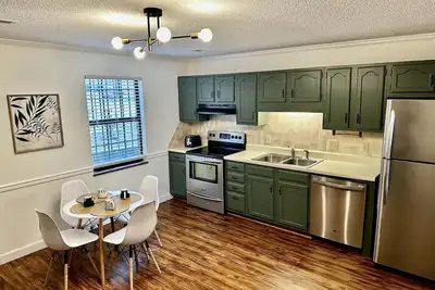 Image de Spacious 2 Bed, 1. 5 Bath Condo. Safe, Clean & Stylish 4. 3 miles to Downtown/Ut