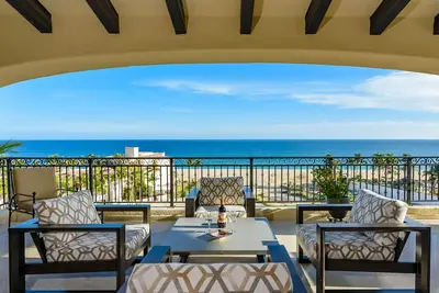 Image de Luxurious Penthouse, Newly Remodeled, Ocean View, Beachfront!