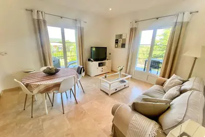 Image de Splendide appartement dans résidence sécurisée avec piscine proche du village