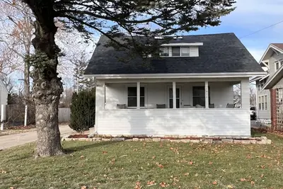 Image de Nw side Cr Spacious 4 bedroom, 2 bathroom 2 story home