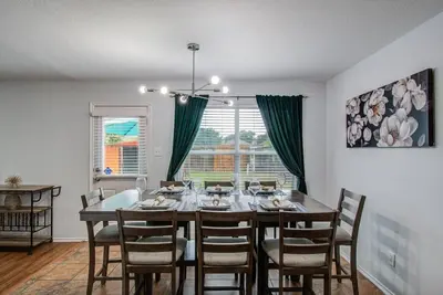 Image de Fun Getaway: 4br, King Suite, Arcade, 2 SmartTVs