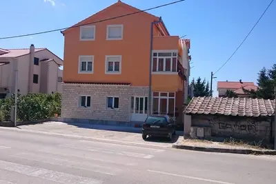 Image de Appartement de trois chambres avec la terrasse Kastel Kambelovac, Kastela (A-21645-a)