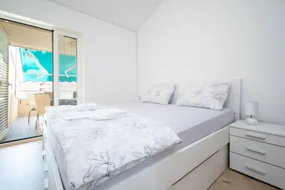 Image de Appartement de trois chambres prés de la plage Stara Novalja, Pag (A-21662-d)