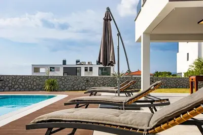 Image de Appartement de quatre chambres avec la terrasse Vantacici, Krk (A-21738-a)