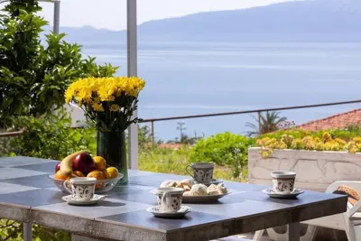 Image de Appartement de trois chambres avec la terrasse et la vue sur le mer Gradac, Makarska (A-21758-a)