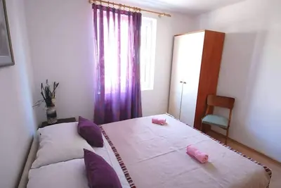 Image de Appartement de deux chambres avec le balcon Njivice, Krk (A-21773-c)