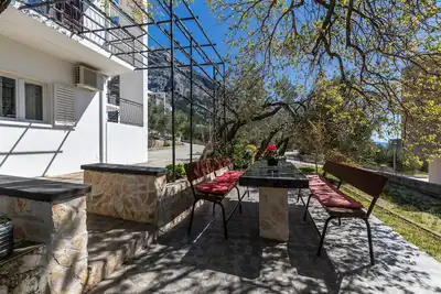 Image de Appartement de deux chambres avec la terrasse Makarska (A-21823-a)