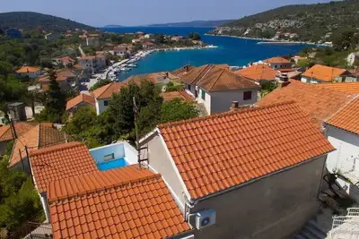 Image de Maison pour la famille près de la mer et avec la piscine Drvenik Veliki, Drvenik (K-22085)