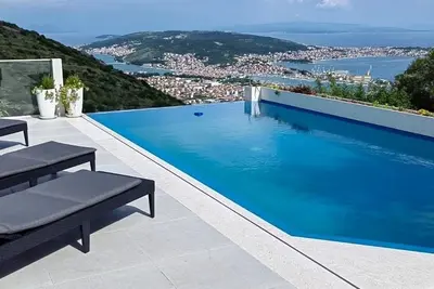 Villa de luxe avec la piscine Seget Donji, Trogir (K-22094)