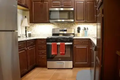 Image de Fireside Mountain Retreat-Private Pickleball Court