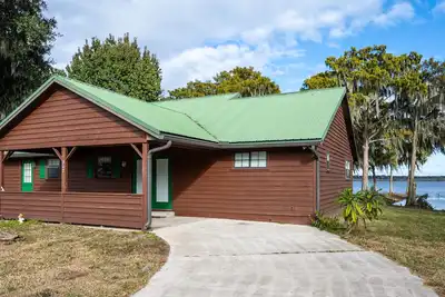 Image de Private Lake View House Rental close to wonderful Big Bass Grill restaurant
