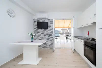 Image de Appartement d'une chambre avec la terrasse et la vue sur le mer Zubovici, Pag (A-4141-c)