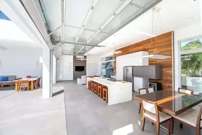 Image de Beachside Villa, Amazing Views, Hotel Amenities v5
