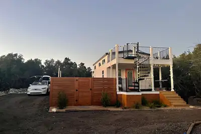 Image de A Tiny Texas Treasure nestled between Austin and Dripping Springs Texas.