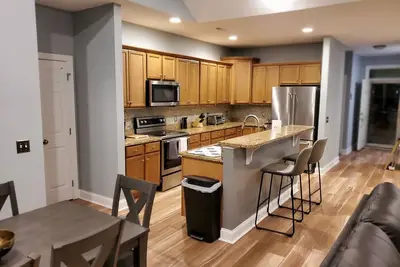 Image de Southport 2 bed 2 bath furnished townhome for rent