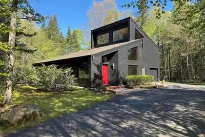 Image de Serene Lake Placid Hideaway on Mirror Lake Drive- Steps from Main Street