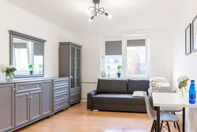 Excellent location on the main street, 3 bedrooms for 5 guests