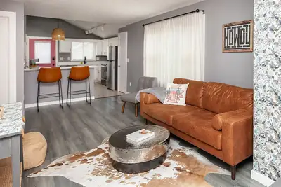 Image de The Cactus House: A Boho Western Single Family Home Just South of Downtown Dsm