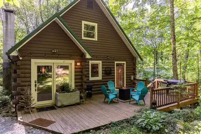 Image de Tweetsie Den: Summer Low Pricing! 15 minutes to Tweetsie Railroad!