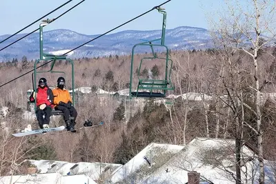 Image de Smugglers Notch Awarded #1 Resort in the East by Ski Magazine 2023 2br/2ba Suite