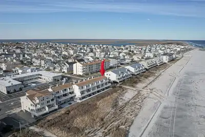 Image de Beachfront Bliss – Direct, Unobstructed Ocean Views! No long walks to the beach