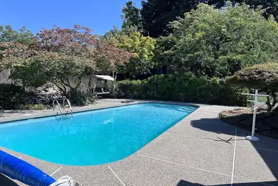 Image de East Wenatchee Oasis ~ Heated Pool, Hot Tub, Views, Trail Access