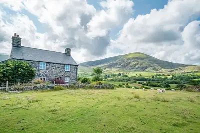 Image de Rural retreat in the mountains with far reaching views | Pwll-Y-March